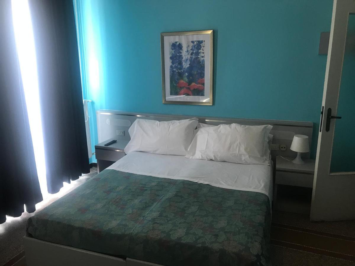 Hotel Doria Chiavari Bagian luar foto