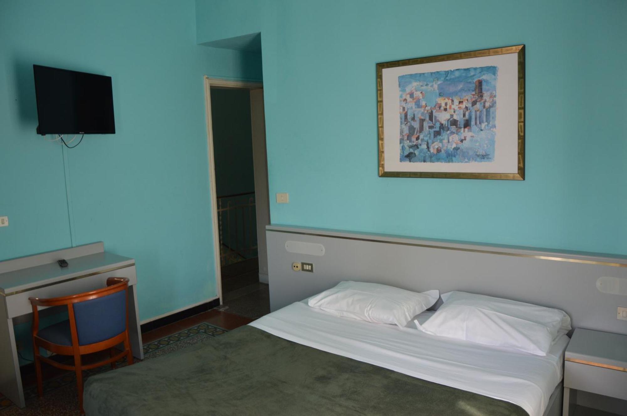 Hotel Doria Chiavari Bagian luar foto