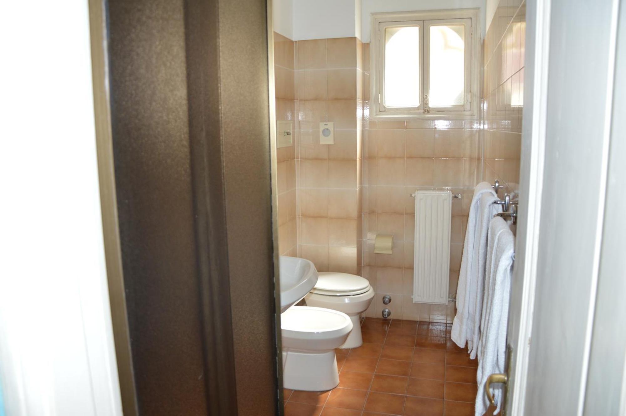 Hotel Doria Chiavari Bagian luar foto