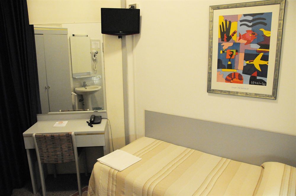 Hotel Doria Chiavari Bagian luar foto