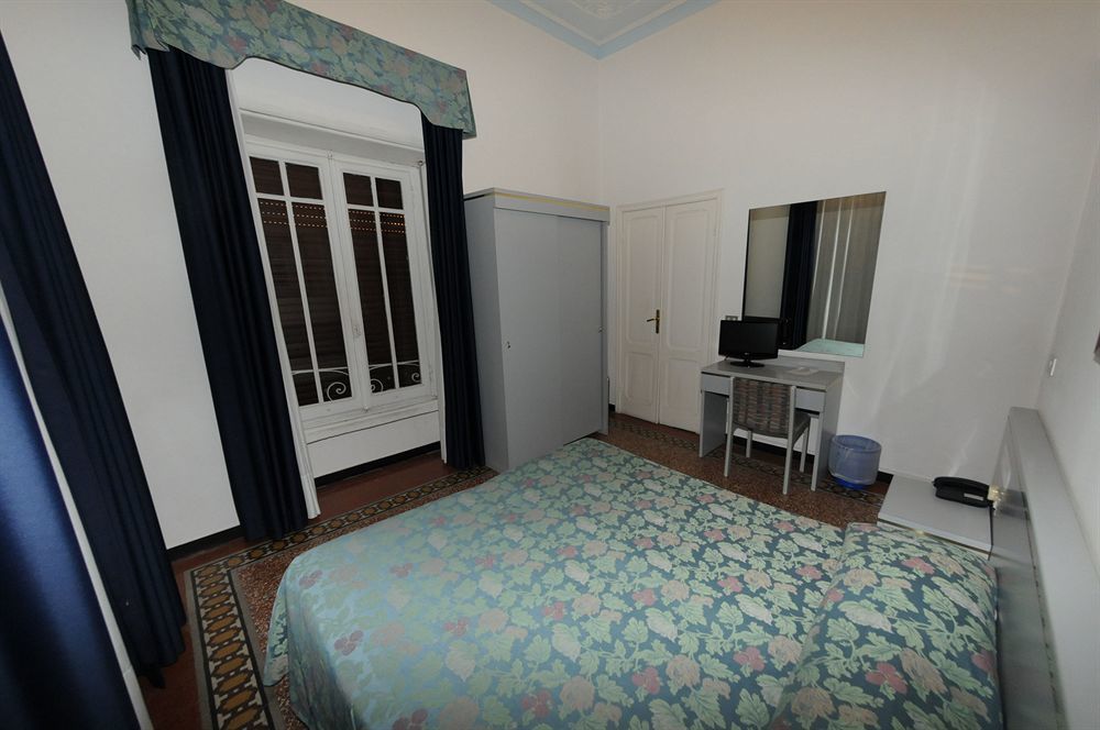 Hotel Doria Chiavari Bagian luar foto