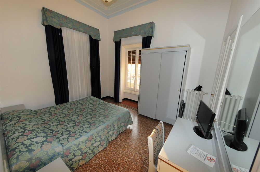 Hotel Doria Chiavari Bagian luar foto