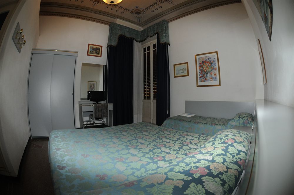 Hotel Doria Chiavari Bagian luar foto
